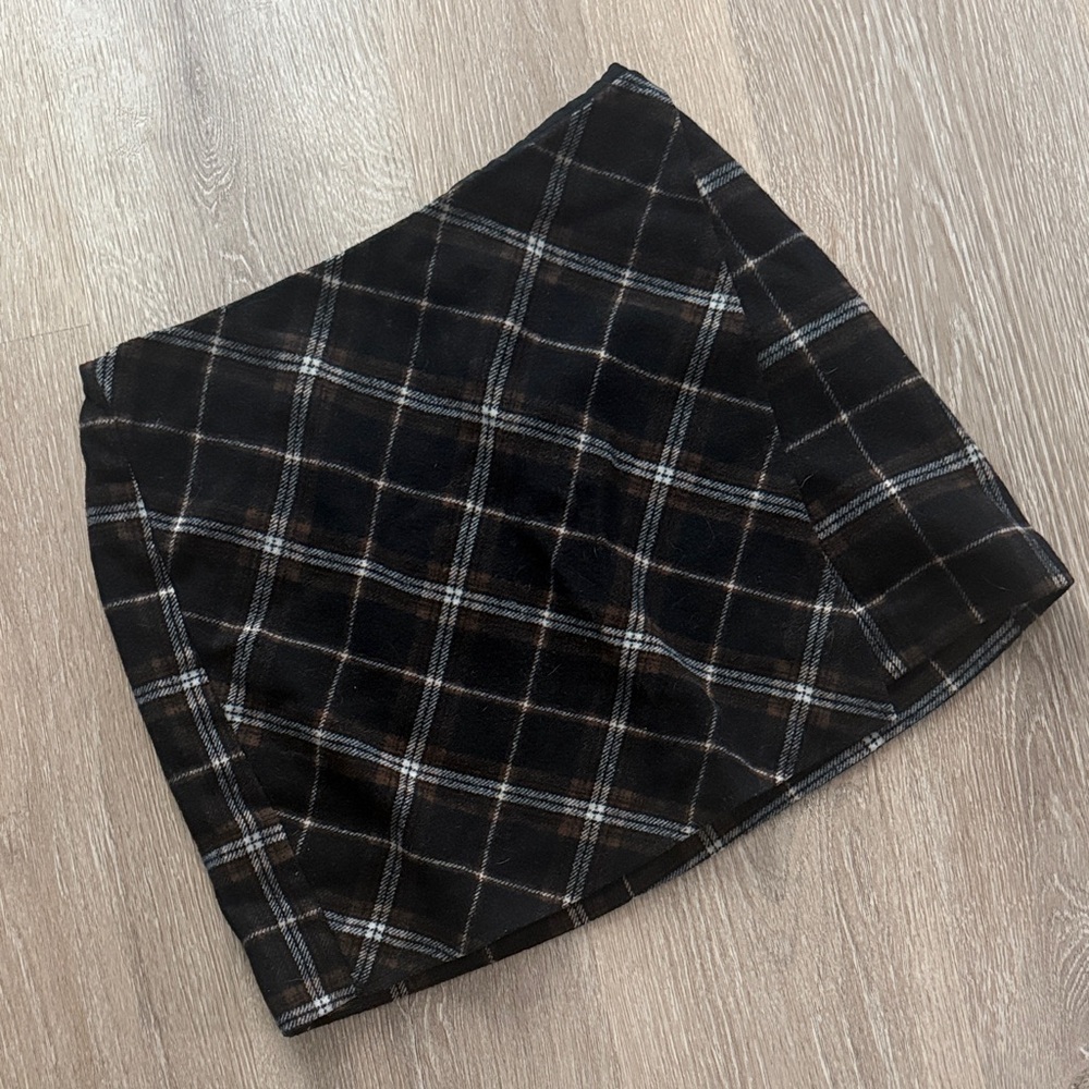 HOLLISTER Plaid High-Rise Skirt
